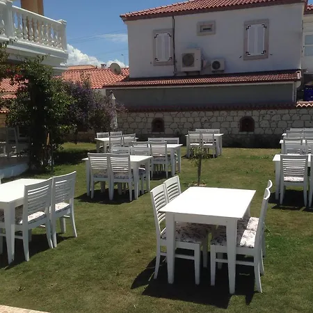 Bed & Breakfast Gerence Butik Alaçatı