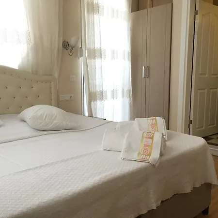 Bed & Breakfast Gerence Butik Alaçatı